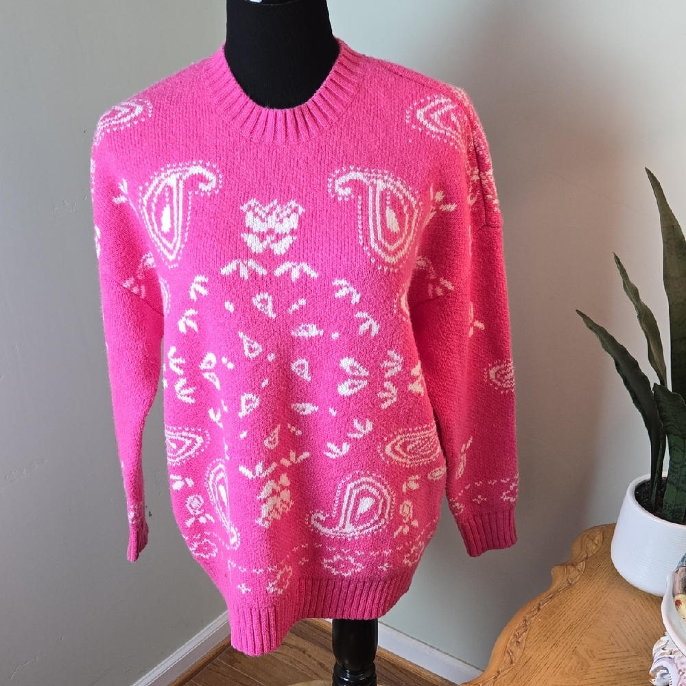 Vintage AE Pink Paisley bandana Sweater